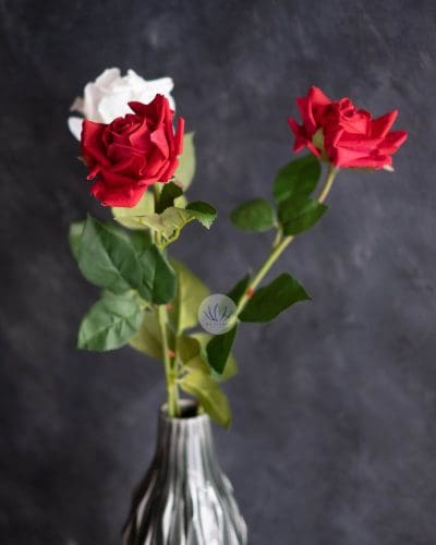 Real Touch Paris Rose Spray LWR7506