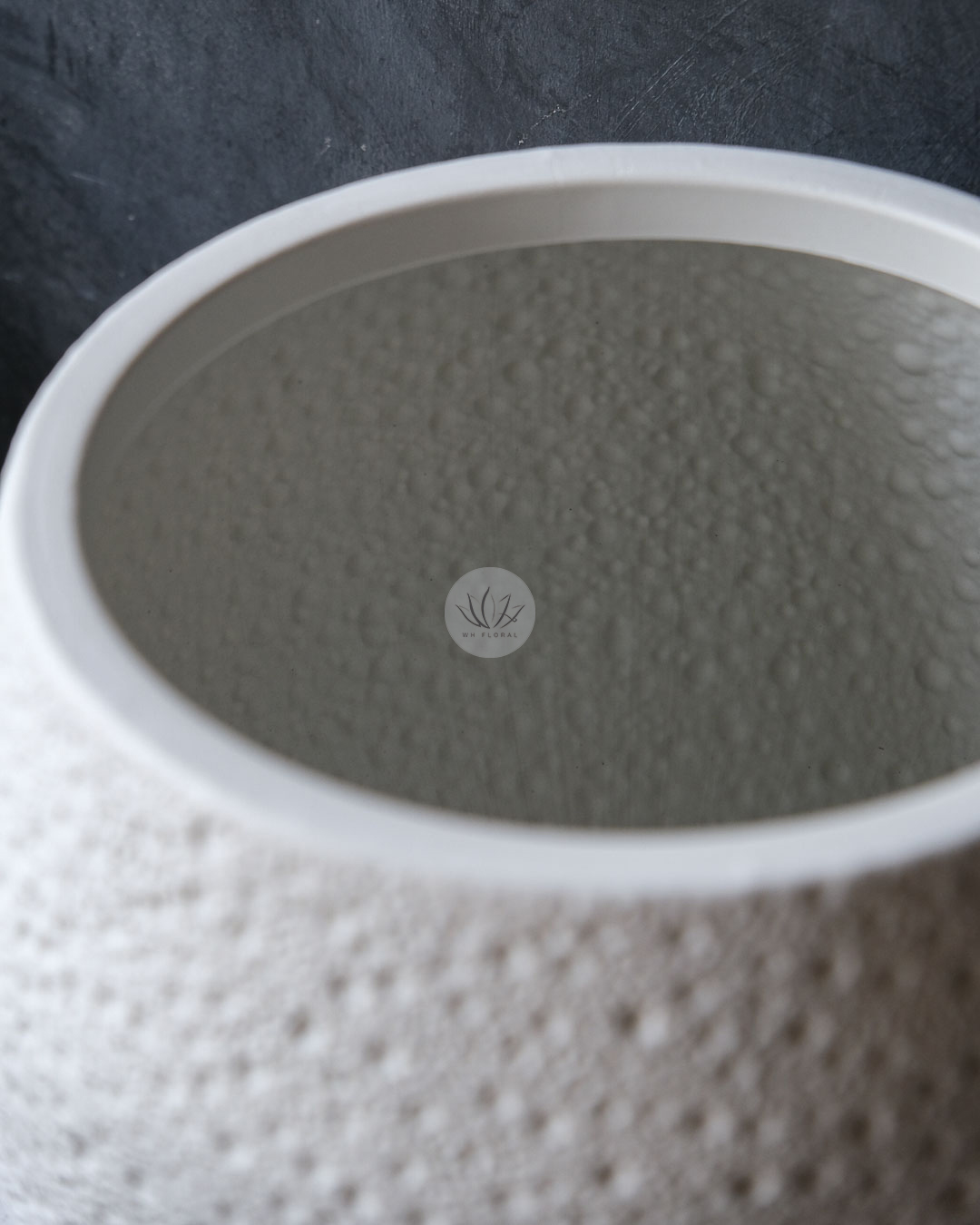 Ceramic Look Plastic Pot BAC3331-01 - Image 3